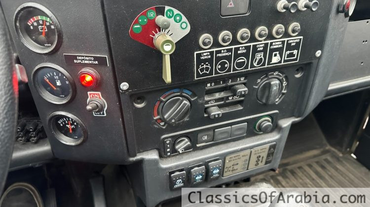 Land Rover Military Model Defender Type 130 WMIK – 2013 – 130 Km Only دلاند روفر موديل ديفيندر العسكرية نوع 130 WMIK – 2013 – 130 km فقط د