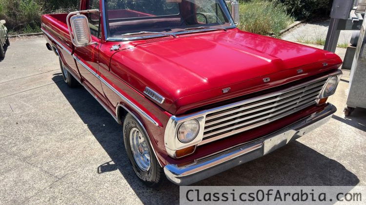 V8 Ford F100