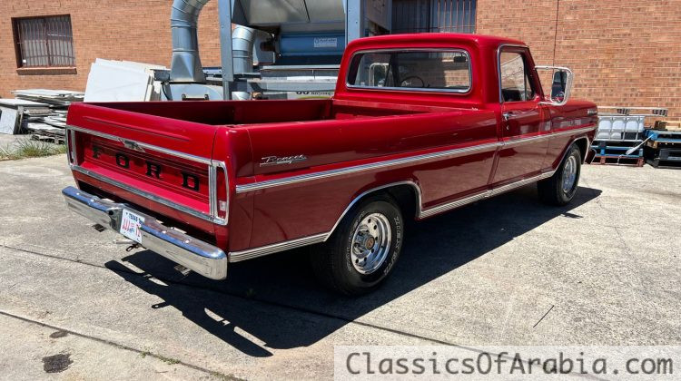 V8 Ford F100