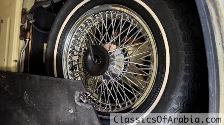 JAGUAR E TYPE 1973 V 12 !!! Primrose Yellow lhd Minor Project.