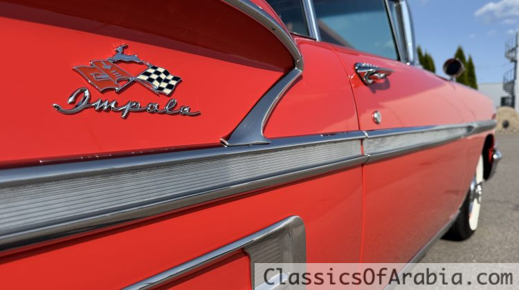 Convertible. V8 / Automatic. PB. PS. Fully restored !