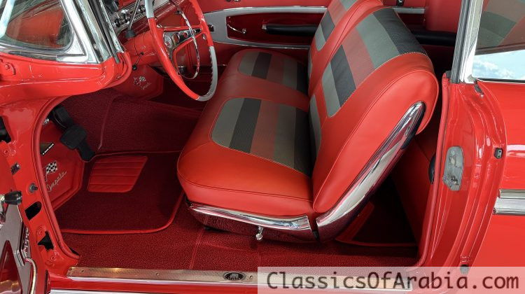 Convertible. V8 / Automatic. PB. PS. Fully restored !