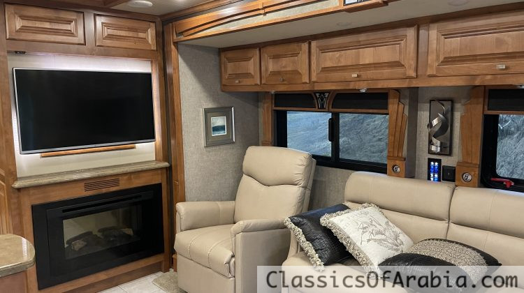 Tiffin Pheaton 40 AH. Full loaded PREMIUM housecar