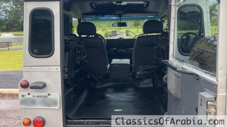 Land Rover Defender 90
