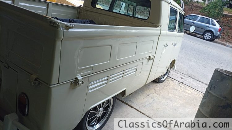 VW T1 splitwindow bus crew cab 1967
