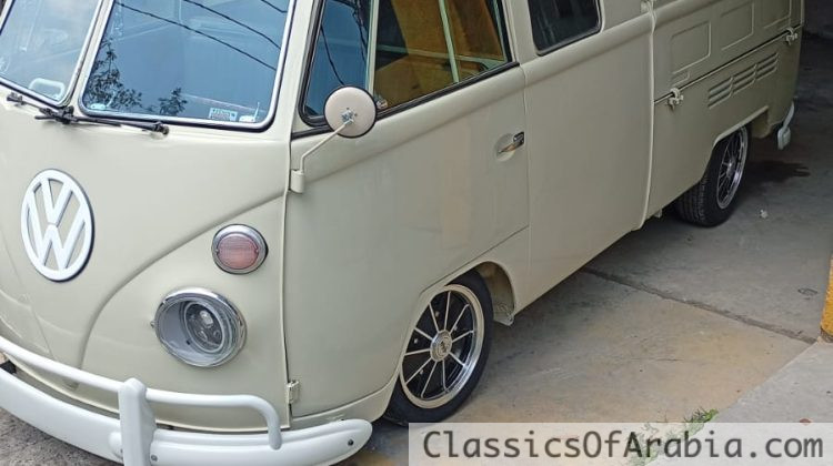 VW T1 splitwindow bus crew cab 1967
